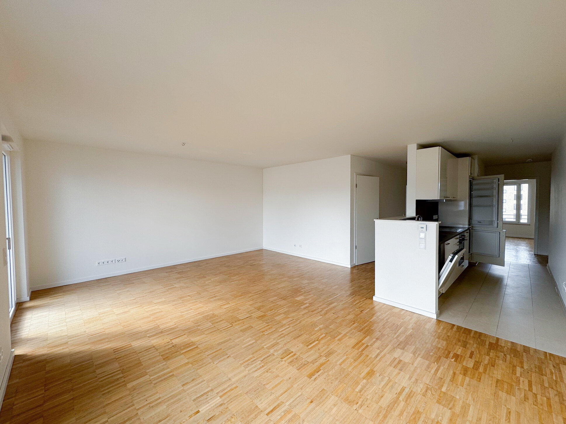 Wohnung zur Miete 1.065 € 3 Zimmer 90,6 m²<br/>Wohnfläche 1.<br/>Geschoss 01.02.2025<br/>Verfügbarkeit Kommodore-Johnsen-Boulevard 3 Häfen - Handelshäfen Bremen 28217