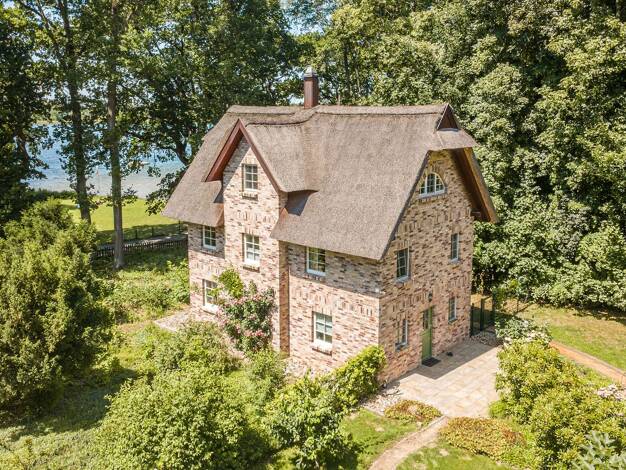 Einfamilienhaus zum Kauf 695.000 € 5 Zimmer 121 m² 2.574 m² Grundstück Güstrow Güstrow 18273