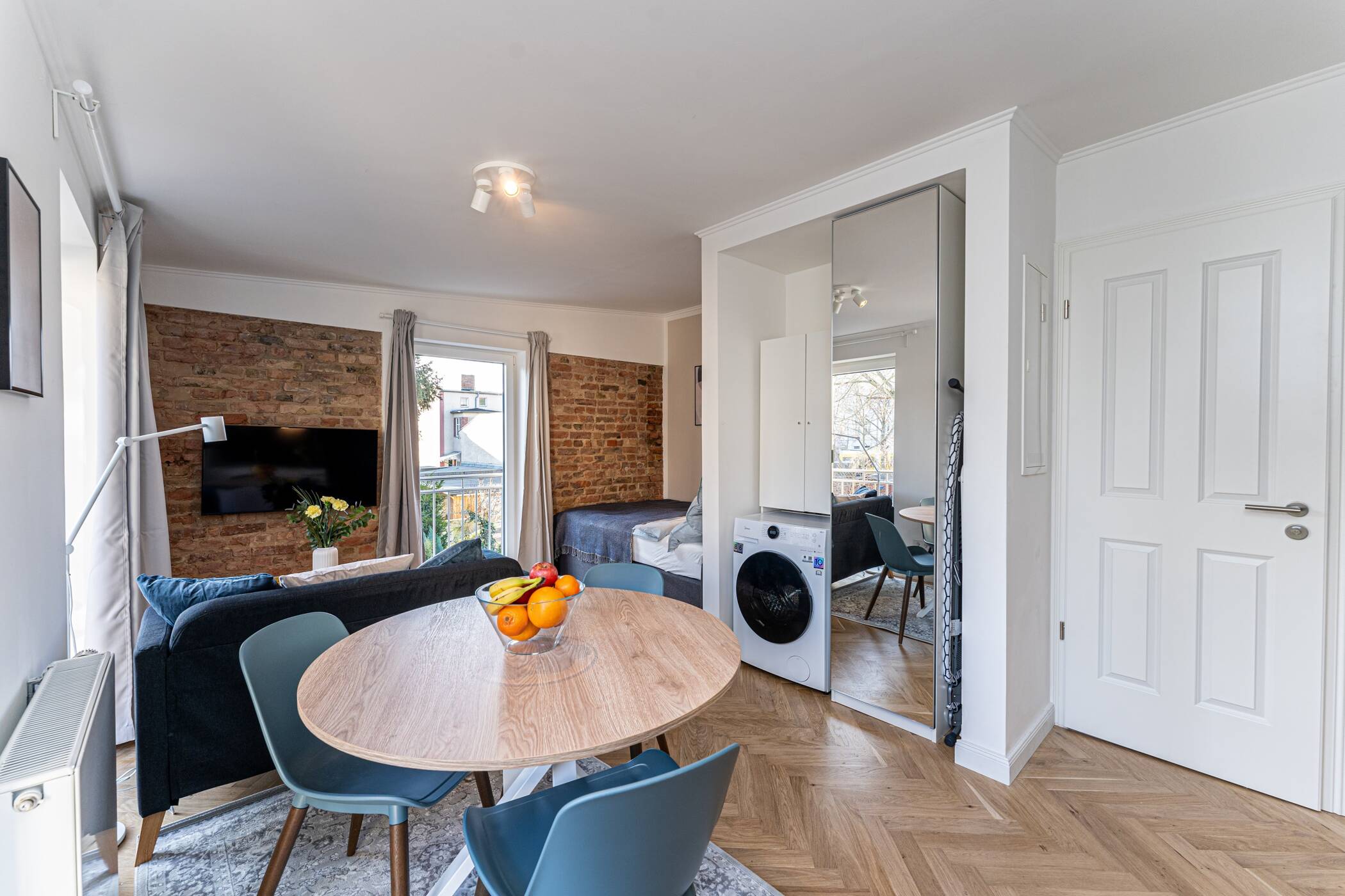 First occupancy: completely renovated studio apartment with garden in a new building in Berlin – Berlin – Vorschaubild 4