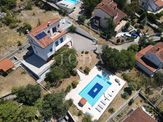 Einfamilienhaus zum Kauf 999.000 € 11 Zimmer 2.500 m² Grundstück Crikvenica 51260