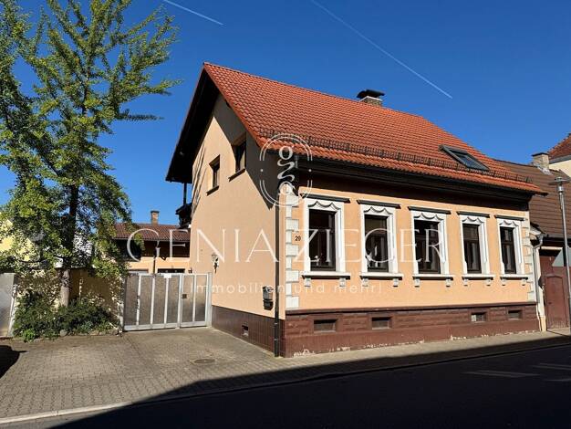 Haus zum Kauf 370.000 € 5,5 Zimmer 159 m² 357 m² Grundstück Oberhausen Oberhausen-Rheinhausen 68794