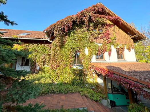 Haus zum Kauf 990.000 € 305 m² 1.045 m² Grundstück Baden 2500