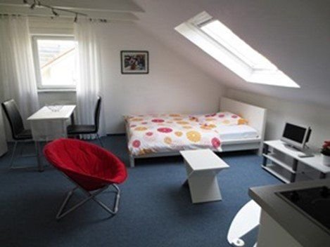 Wohnung zur Miete Wohnen auf Zeit 615 € 1 Zimmer 22 m²<br/>Wohnfläche 01.02.2025<br/>Verfügbarkeit Altenburg Stuttgart-Bad Cannstatt 70376