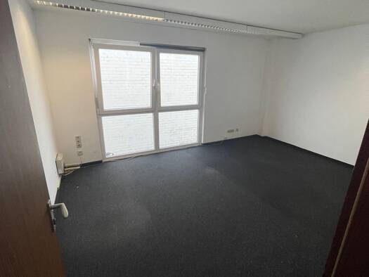 Büro zur Miete provisionsfrei 8 € 4 Zimmer 119 m² Bürofläche Schmalau Nürnberg 90427