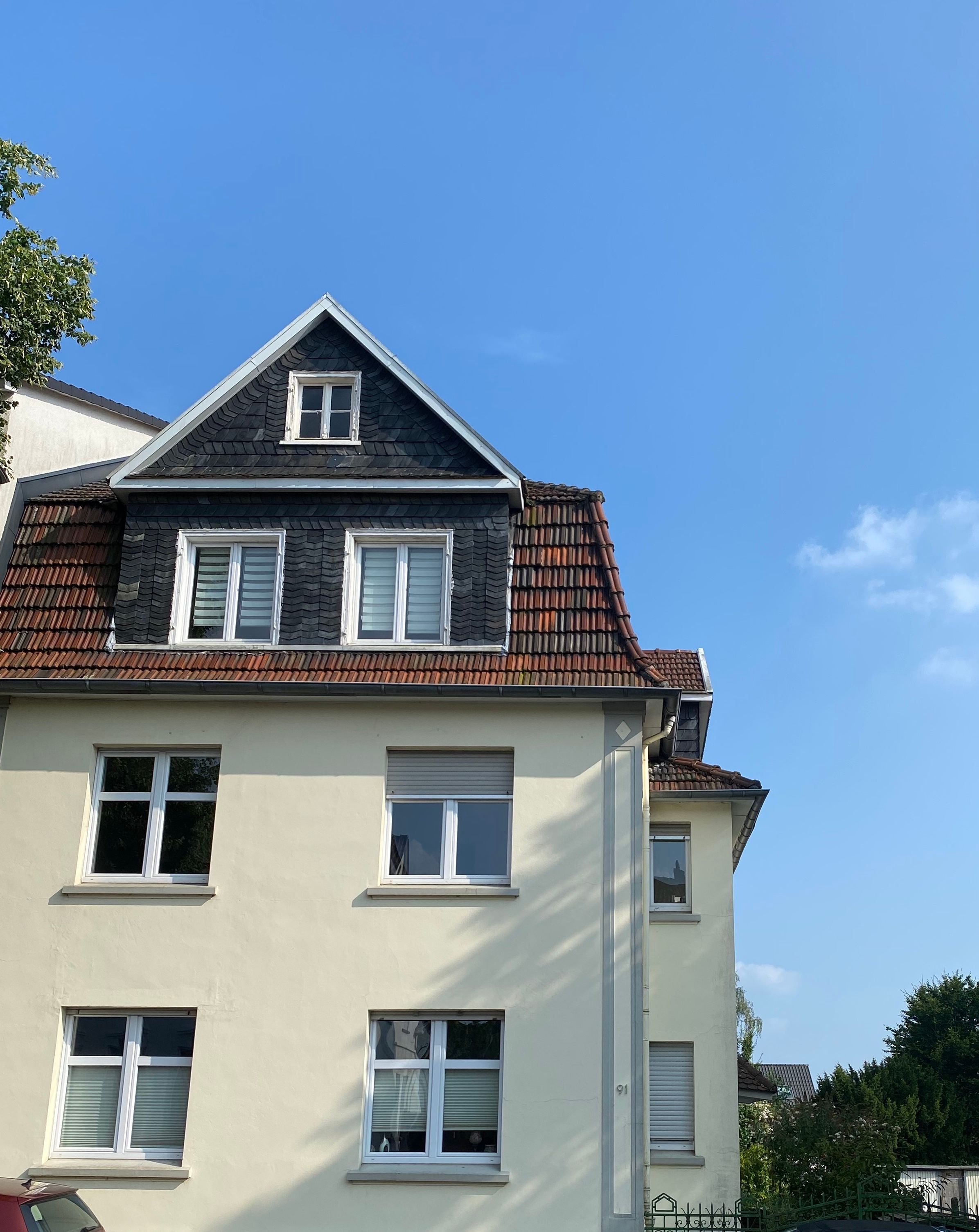 Haus zum Kauf 439.000 € 8 Zimmer 230 m²<br/>Wohnfläche 414 m²<br/>Grundstück Grünbaumstrasse 91 Böckerhof - Pfaffenberg Solingen 42659