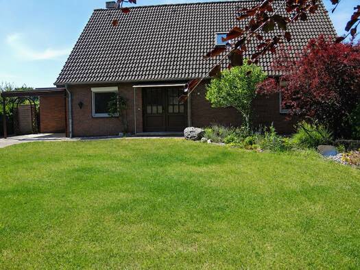 Einfamilienhaus zur Miete 1.200 € 5 Zimmer 150 m² 800 m² Grundstück Osterrönfeld 24783