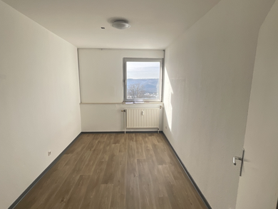 Wohnung zur Miete 499 € 3 Zimmer 74 m² 7. Geschoss Kattowitzer Straße 10 Kreuztal Kreuztal 57223