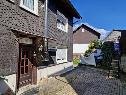 Mehrfamilienhaus zum Kauf 383.000 € 9 Zimmer 231 m² 522 m² Grundstück Bielstein Wiehl / Bielstein 51674