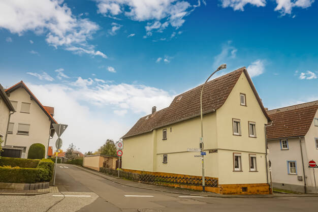 Haus zum Kauf 230.000 € 4 Zimmer 110 m² 751 m² Grundstück Trais-Horloff Hungen 35410