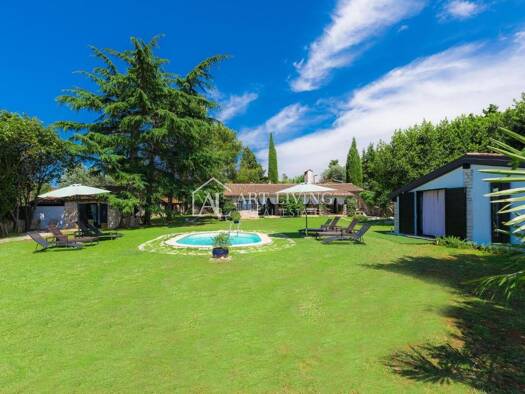 Einfamilienhaus zum Kauf 1.350.000 € 5 Zimmer 1.600 m² Grundstück Umag 52470