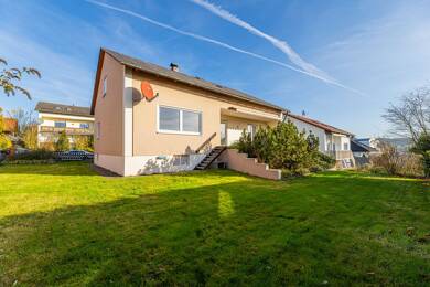 Mehrfamilienhaus zum Kauf 420.000 € 5,5 Zimmer 150 m² 639 m² Grundstück Maxhütte Maxhütte-Haidhof 93142