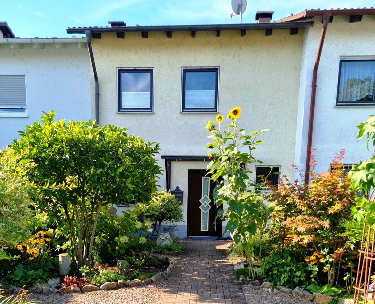 Reihenmittelhaus zum Kauf 399.000 € 3 Zimmer 123 m²<br/>Wohnfläche 221 m²<br/>Grundstück Neuenburg Neuenburg 79395