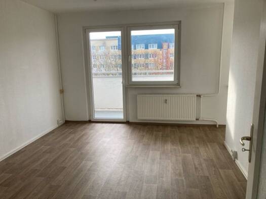 Wohnung zur Miete 240 € 1 Zimmer 34,3 m² 3. Geschoss frei ab 01.07.2027 Zeulsdorfer Straße 18 a Lusan Gera 07549