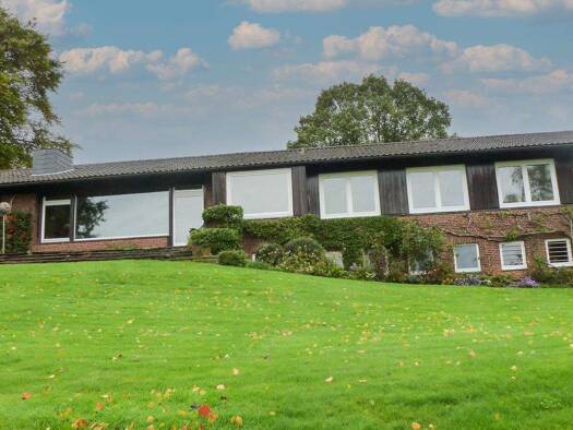 Einfamilienhaus zur Miete 3.500 € 8 Zimmer 330 m² 3.572 m² Grundstück Hubbelrath Düsseldorf 40629