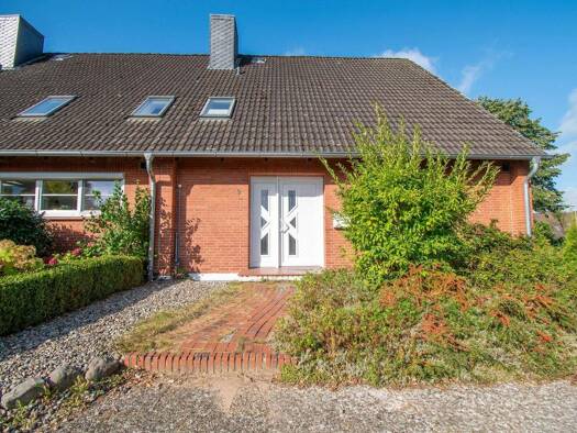 Reihenendhaus zum Kauf 319.000 € 4 Zimmer 129,6 m² 836 m² Grundstück Gettorf 24214