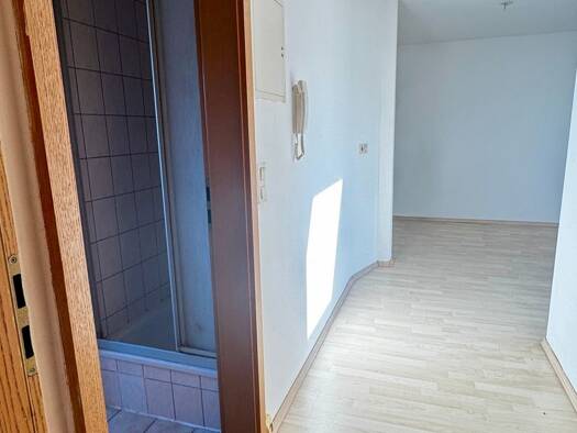 Wohnung zur Miete 266 € 2 Zimmer 42,3 m² frei ab sofort Neundorf Staßfurt 39418