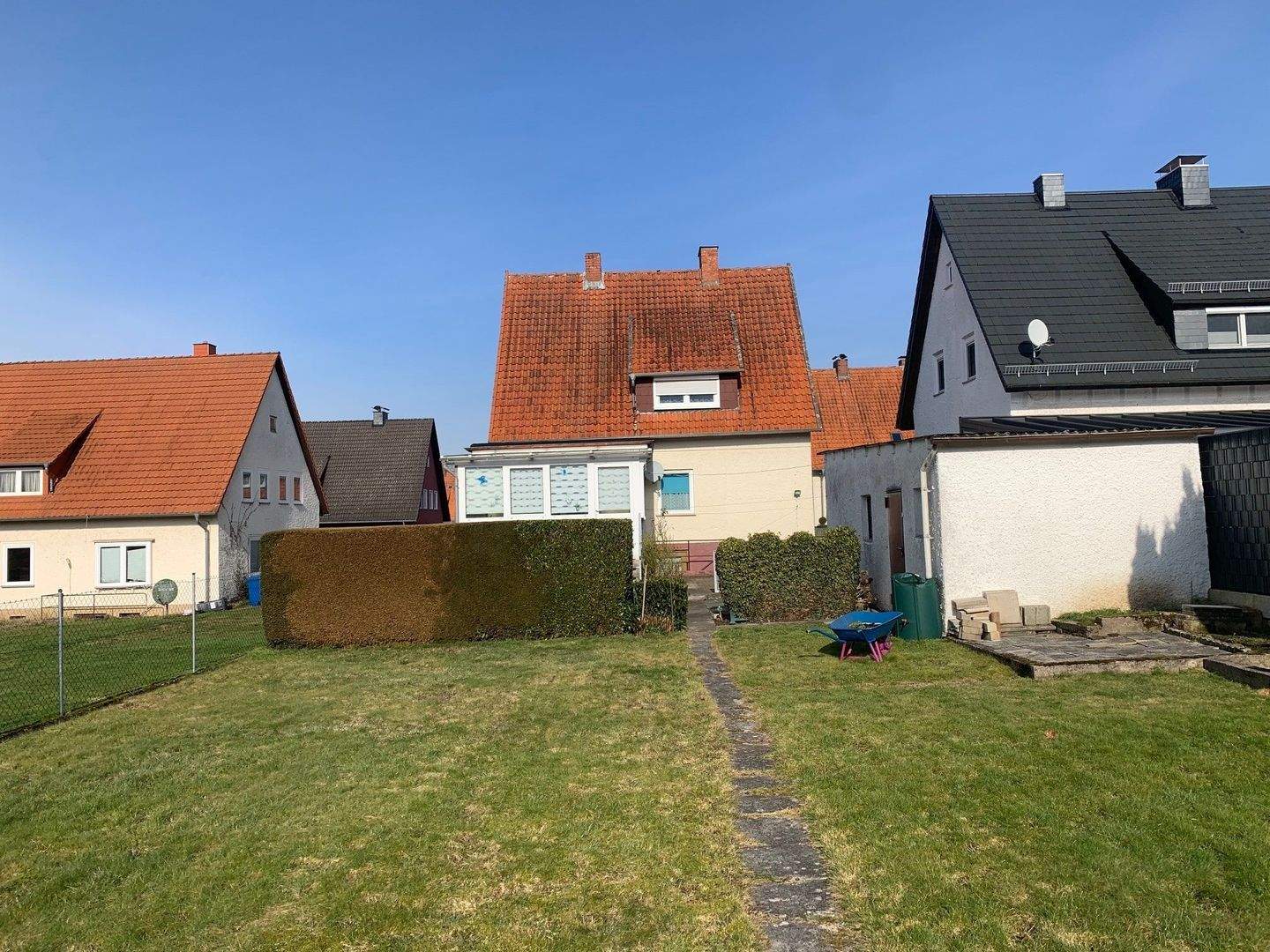 Immobilie in Eschershausen - Ein- Zweifamilienhaus mit Wintergarten in ruhiger Lage - Bild 3