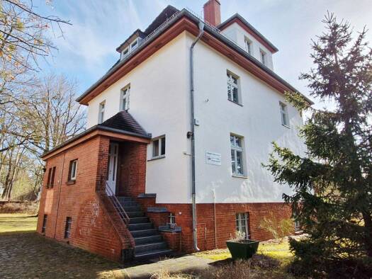 Herrenhaus zum Kauf provisionsfrei 180.000 € 14 Zimmer 382,4 m² 1.866 m² Grundstück Falkensee 14612