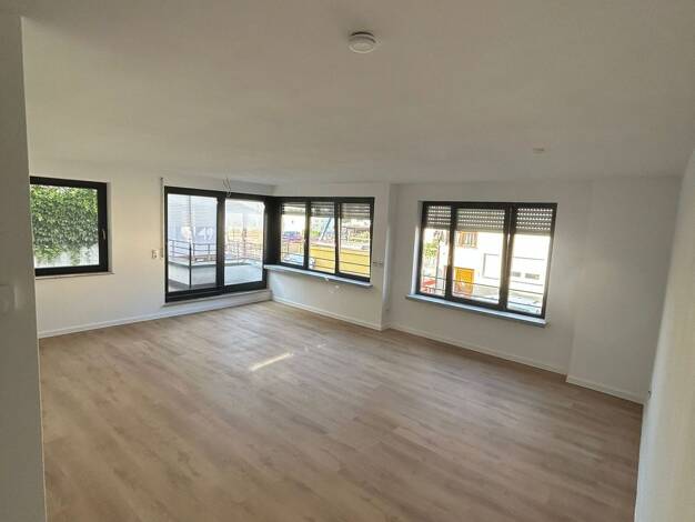 Wohnung zur Miete 1.150 € 2 Zimmer 82 m² Geschoss 1/3 frei ab sofort Seestraße 47 Leonberg 71229