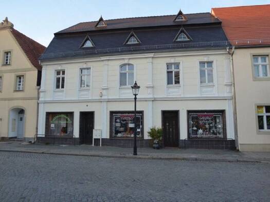 Wohnung zur Miete 905 € 5 Zimmer 150 m² 2. Geschoss Am Markt 2 Luckau Luckau 15926