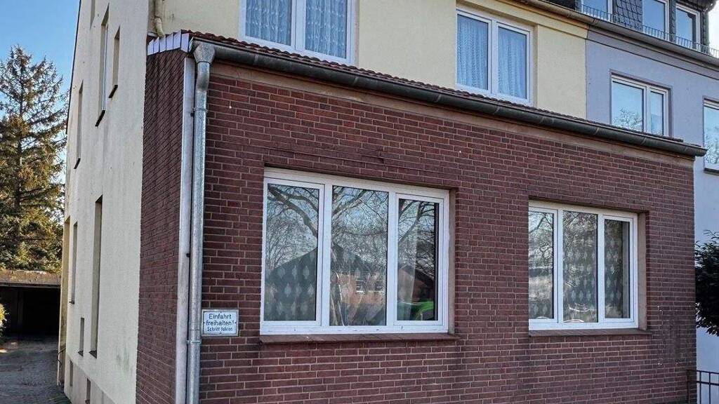 Haus zum Kauf 399.000 € 10 Zimmer 250,9 m² 490 m² Grundstück Kattenturm Bremen 28277