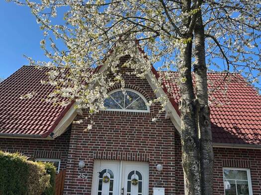 Einfamilienhaus zur Miete 1.390 € 6 Zimmer 136 m² 410 m² Grundstück frei ab 01.09.2026 Königsberger Straße 25 A Papenburg 26871