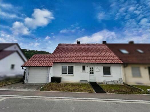 Doppelhaushälfte zum Kauf 189.000 € 6 Zimmer 118 m² 268 m² Grundstück Burladingen 72393