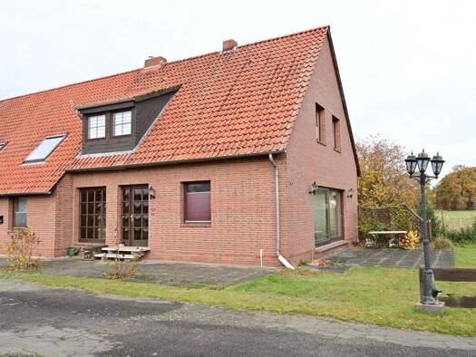Doppelhaushälfte zum Kauf 335.000 € 7 Zimmer 220 m² 1.600 m² Grundstück frei ab sofort Gifhorn 38518