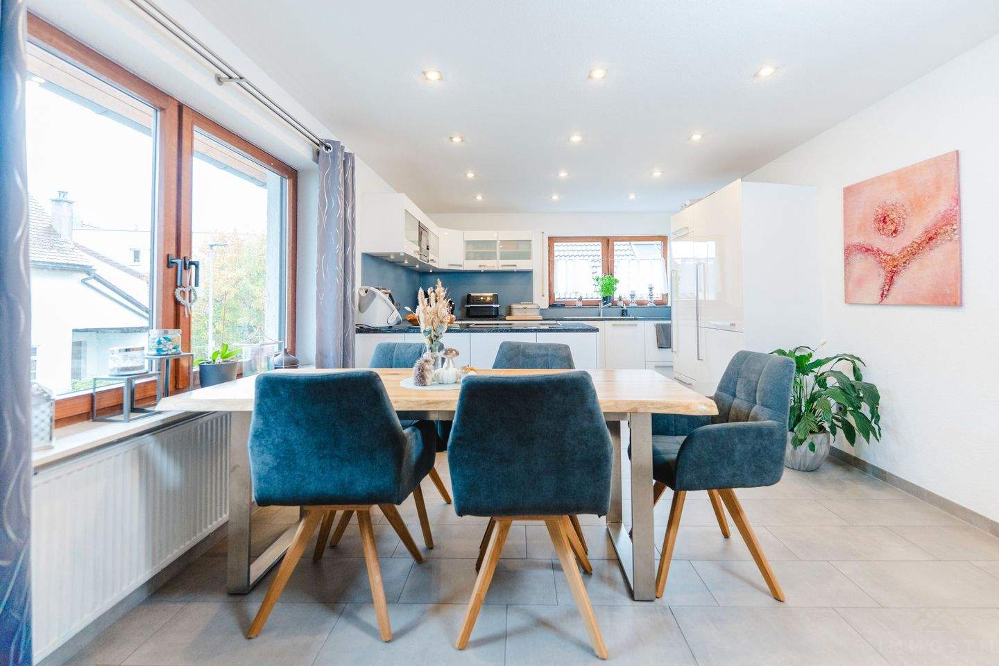 Immobilie in Straubenhardt - Gepflegtes 2-3 Familienhaus in beliebter Lage von Straubenhardt - Bild 2