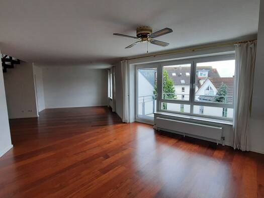 Maisonette zur Miete 1.500 € 3 Zimmer 154 m² Geschoss 2/2 frei ab 01.11.2026 Bussardstraße 48 Bubenreuth 91088