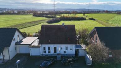 Einfamilienhaus zum Kauf 599.000 € 7 Zimmer 199 m² 387 m² Grundstück Forst 76694