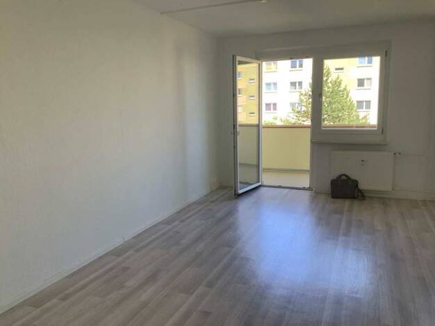 Wohnung zur Miete 413 € 3 Zimmer 68,1 m² 3. Geschoss frei ab 01.09.2025 Heilbronner Str. 19 Grünau - Mitte Leipzig 04209