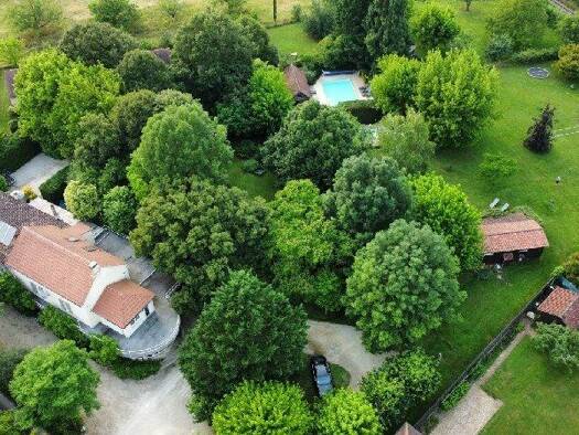 Haus zum Kauf 838.400 € 530 m² 8.262 m² Grundstück Saint-Cyprien 24220