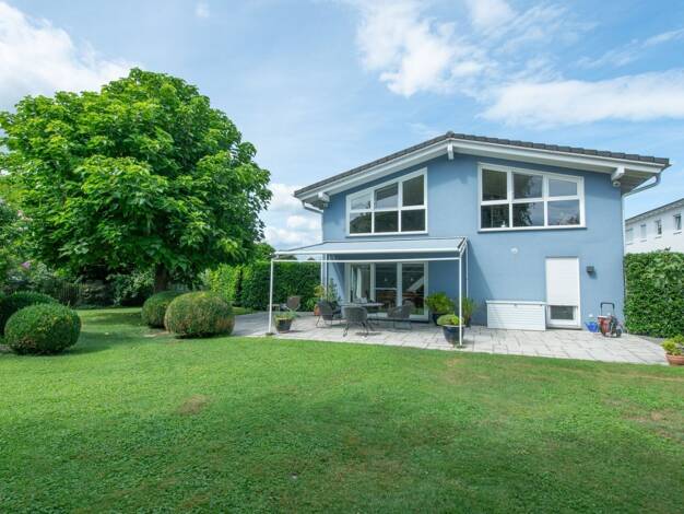 Haus zum Kauf 1.299.000 € 12 Zimmer 186 m² 1.441 m² Grundstück Ortsgebiet Sinzheim 76547