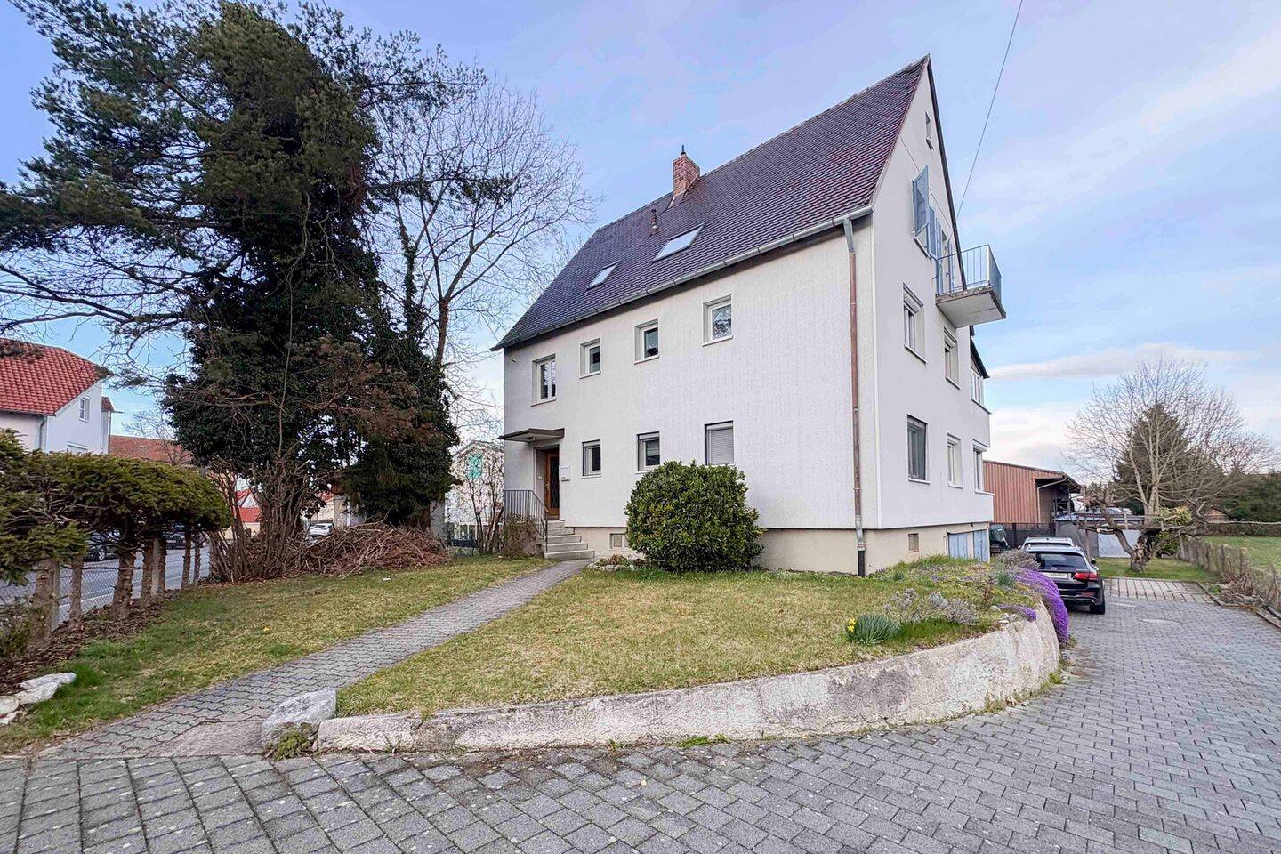 Immobilie in Mering - 3-Familienhaus in Mering: Gepflegt, vermietet & mit Ausbauchance durch Leerstand im DG - Bild 0