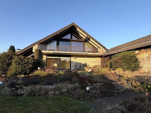 Einfamilienhaus zum Kauf 365.000 € 7 Zimmer 200 m² 1.033 m² Grundstück Homberg Homberg (Efze) 34576