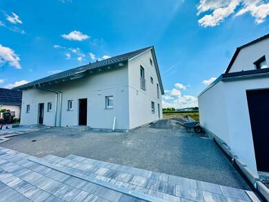 Doppelhaushälfte zur Miete 1.580 € 4 Zimmer 130 m² 480 m² Grundstück frei ab 01.08.2025 Wiesentheid Wiesentheid 97353