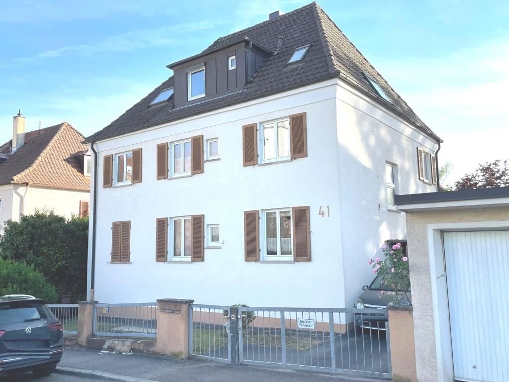 Mehrfamilienhaus zum Kauf 720.000 € 10,5 Zimmer 213 m²<br/>Wohnfläche 621 m²<br/>Grundstück Oberesslingen - West Esslingen am Neckar 73730