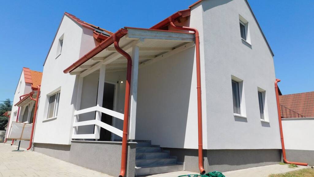 Doppelhaushälfte zum Kauf provisionsfrei 255.000 € 5 Zimmer 110 m² Keszthely 8360