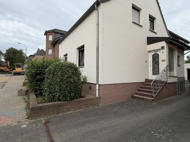 Einfamilienhaus zur Miete 1.200 € 7 Zimmer 168 m² 400 m² Grundstück frei ab 01.09.2026 Schwerfen Zülpich-Schwerfen 53909