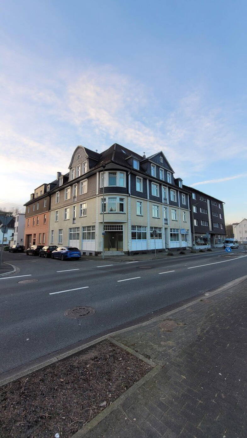 Wohnung zur Miete 520 € 3 Zimmer 80,2 m² 3. Geschoss frei ab 01.08.2025 Dieringhausen Gummersbach 51645