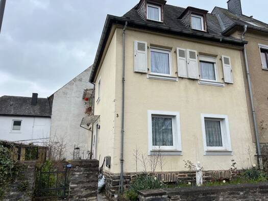 Einfamilienhaus zum Kauf 129.000 € 6 Zimmer 111 m² 114 m² Grundstück frei ab sofort Kues Bernkastel-Kues 54470