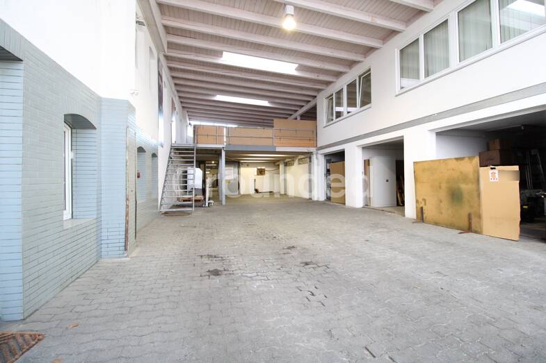 Produktionshalle zum Kauf 708 € 1.200 m² Lagerfläche Erlanger Straße 11 Wilhelmsdorf Wilhelmsdorf 91489