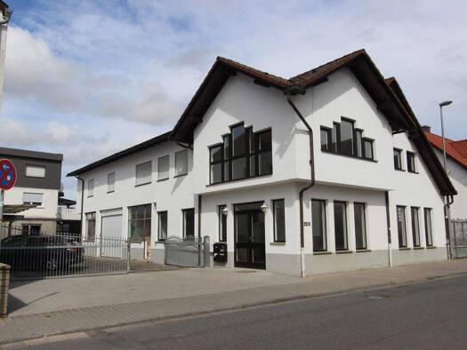 Mehrfamilienhaus zum Kauf 1.035.000 € 11 Zimmer 200 m² 1.734 m² Grundstück frei ab sofort Leeheim Riedstadt 64560