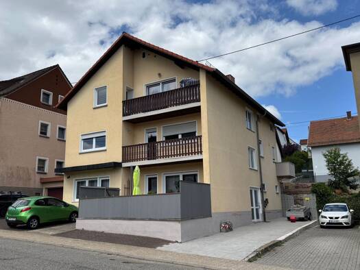 Wohnung zur Miete 850 € 4 Zimmer 95 m² Geschoss 1/3 frei ab sofort Heiligenwald Schiffweiler 66578