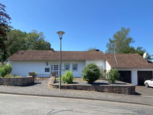 Einfamilienhaus zum Kauf 600.000 € 9 Zimmer 160 m² 4.257 m² Grundstück Bitburg 54634