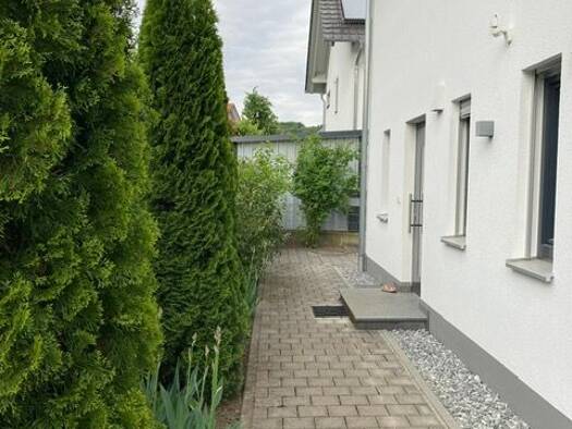 Mehrfamilienhaus zum Kauf 1.350.000 € 7,5 Zimmer 240 m² 490 m² Grundstück frei ab 01.01.2027 Langenpreising 85465
