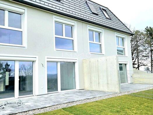 Doppelhaushälfte zur Miete - Erstbezug 1.366 € 5 Zimmer 139,7 m² 411,8 m² Grundstück Bad Fischau 2721