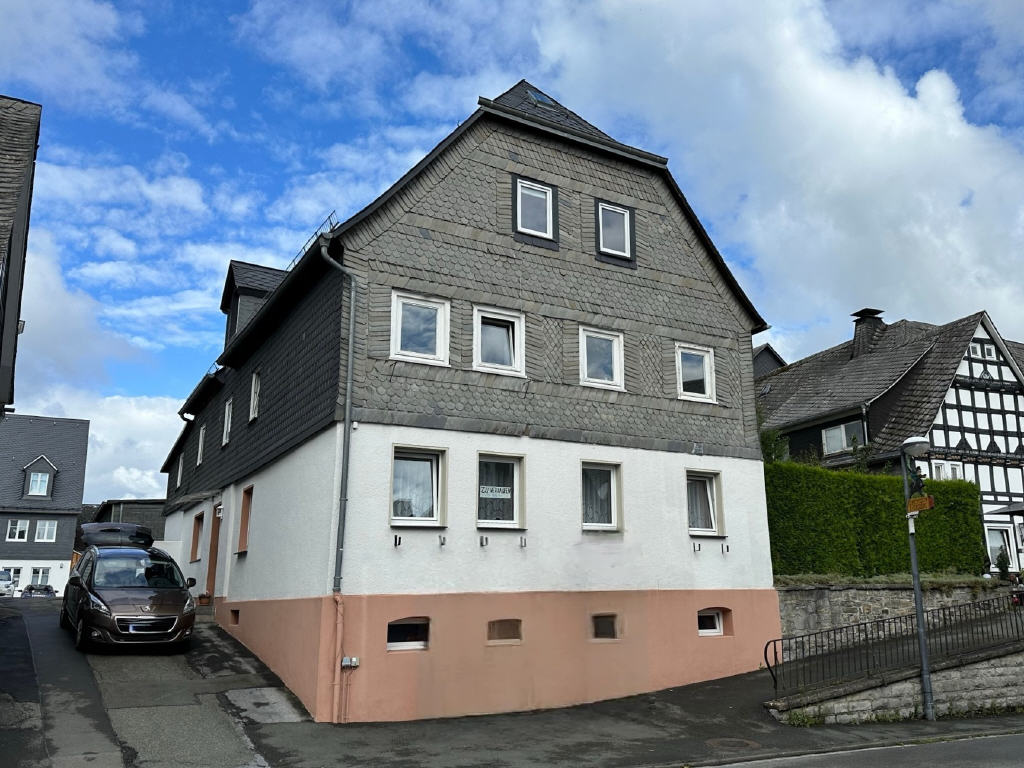 Mehrfamilienhaus zum Kauf 160.000 € 8 Zimmer 174 m²<br/>Wohnfläche 401 m²<br/>Grundstück Eversberg Meschede-Eversberg 59872