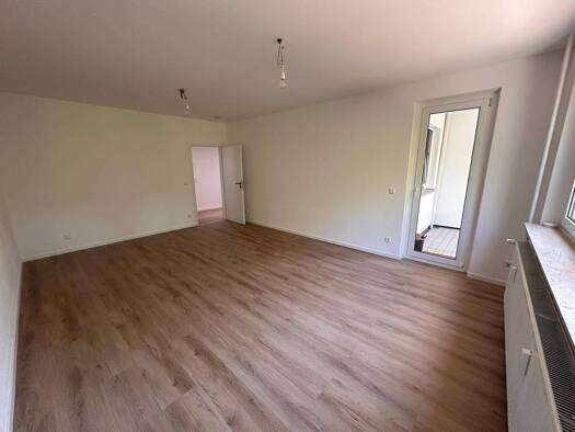 Wohnung zur Miete 1.300 € 3,5 Zimmer 83 m² Geschoss 2/11 frei ab sofort Schwalbach 65824